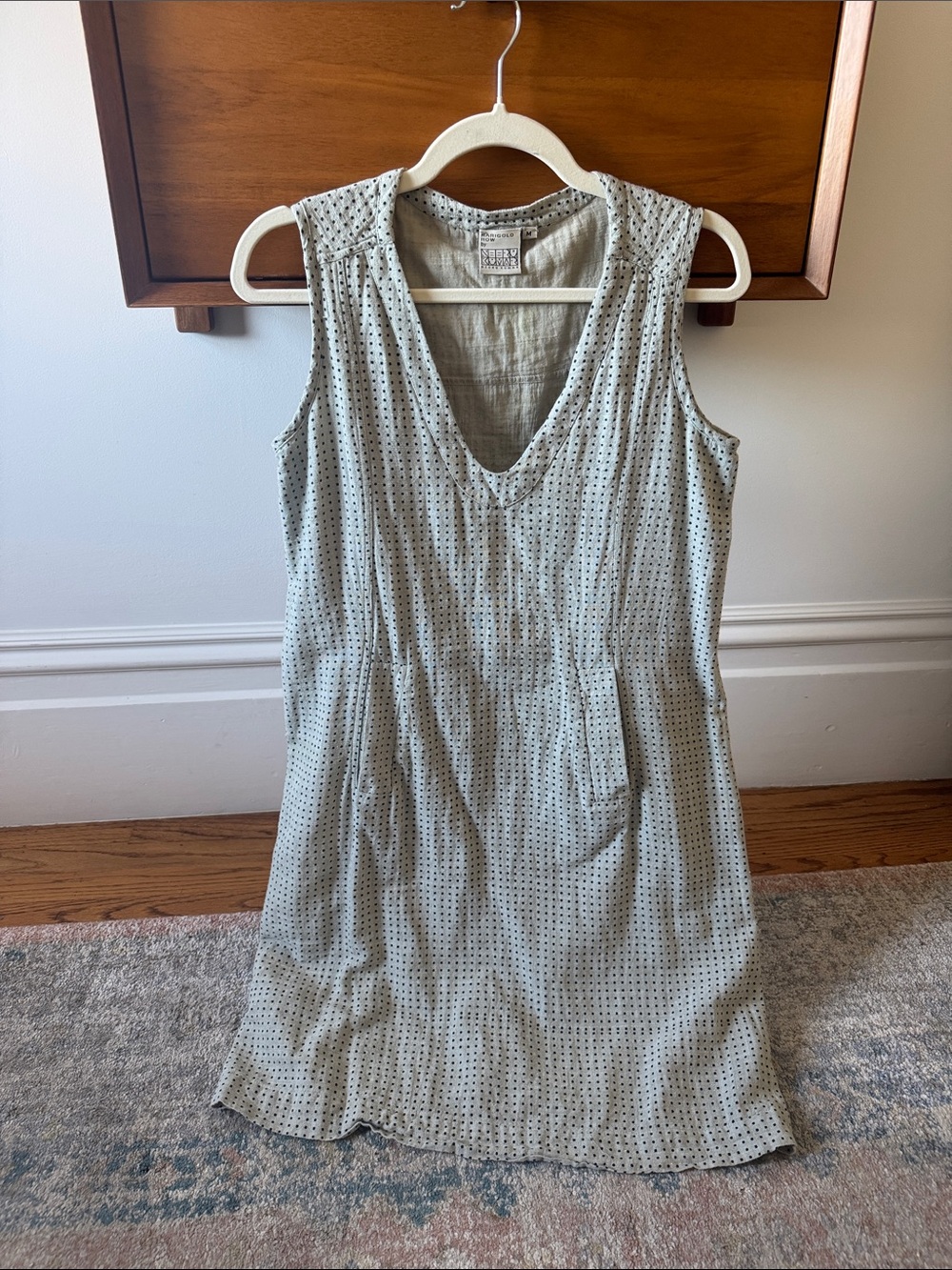 Marigold Row by Neeru Kumar Sleeveless V-Neck Light Gray Dot Print Dress
